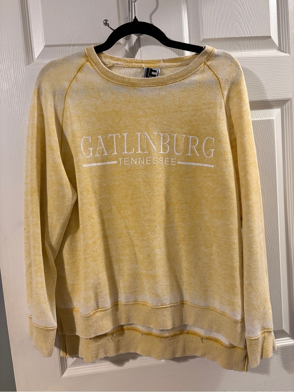 Gatlinburg Tennessee Yellow Crewneck Sweatshirt
